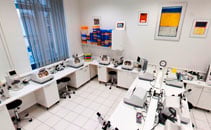 Atelier de fabrication optique